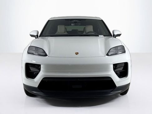 Certified 2025 Porsche Macan Electric RWD image 8
