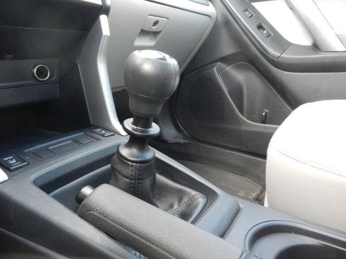 Used 2015 Subaru Forester 2.5i Premium AWD/4WD image 40