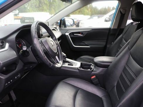 Used 2021 Toyota RAV4 XLE Premium AWD/4WD image 5