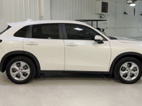 Used 2024 Honda HR-V LX image 2