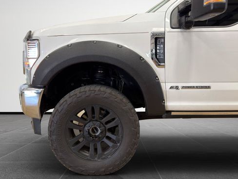 Used 2021 Ford F250 Platinum AWD/4WD image 2