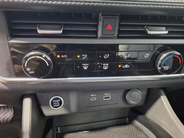 Used 2023 Nissan Rogue S AWD/4WD image 15