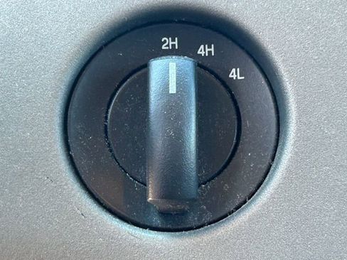 Used 2004 Ford F150 XLT AWD/4WD image 16
