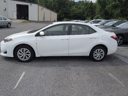 Used 2019 Toyota Corolla LE FWD image 4
