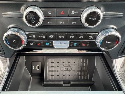 Used 2025 Ford F150 Lariat w/ Equipment Group 502A High AWD/4WD image 31