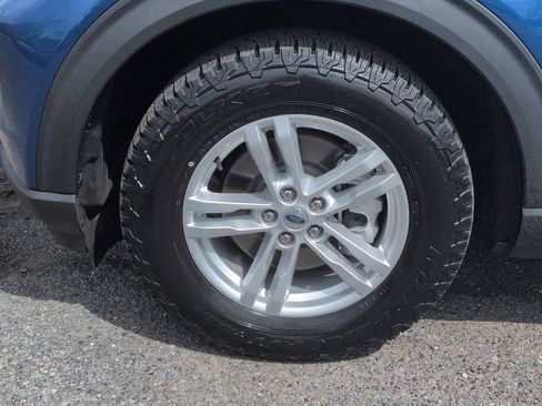 Used 2021 Ford Explorer XLT w/ Equipment Group 202A AWD/4WD image 32