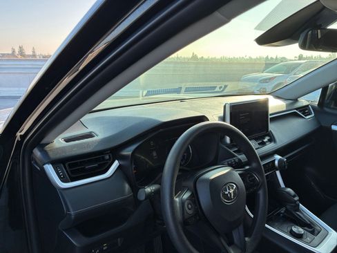 Used 2025 Toyota RAV4 LE image 33