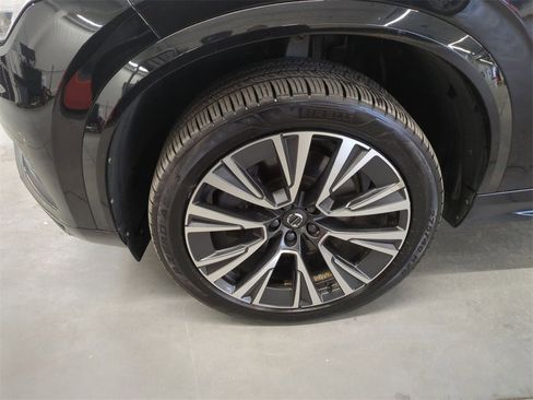Used 2021 Volvo XC90 T5 Momentum w/ Climate Package image 9