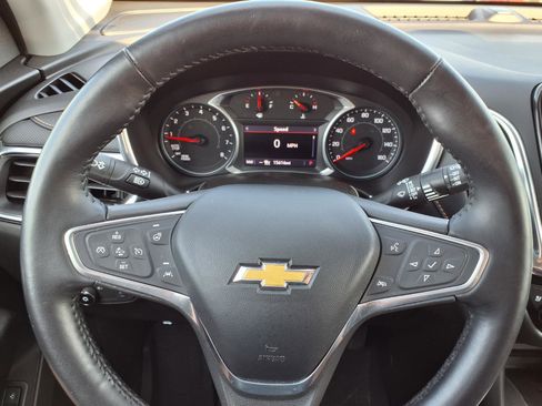 Used 2022 Chevrolet Equinox Premier image 12