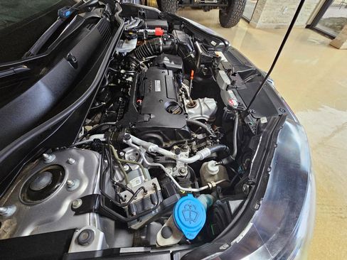 Used 2017 Honda CR-V LX image 46