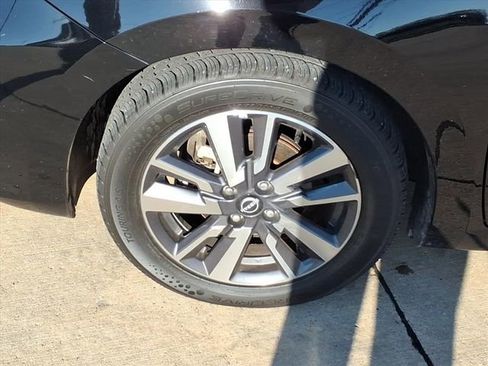 Used 2023 Nissan Versa SV image 20