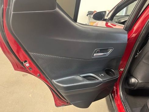 Used 2018 Toyota C-HR XLE image 19