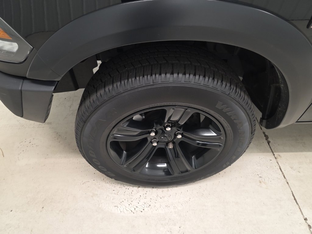 Used 2023 RAM 1500 Warlock AWD/4WD image 2