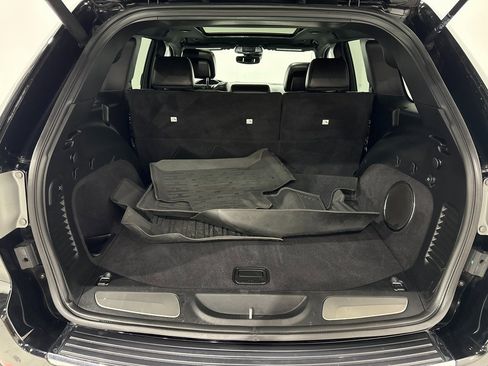 Used 2020 Jeep Grand Cherokee Overland image 28