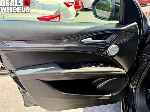 Used 2018 Alfa Romeo Stelvio Quadrifoglio w/ Driver Assist Dynamic Package AWD/4WD image 9