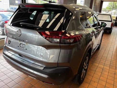 Used 2023 Nissan Rogue SL w/ SL Premium Package FWD image 10