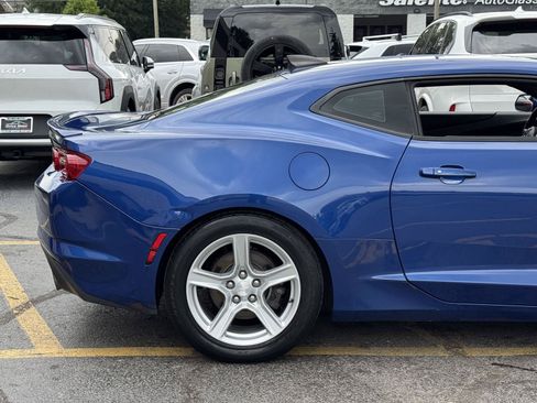 Used 2019 Chevrolet Camaro LT RWD image 12