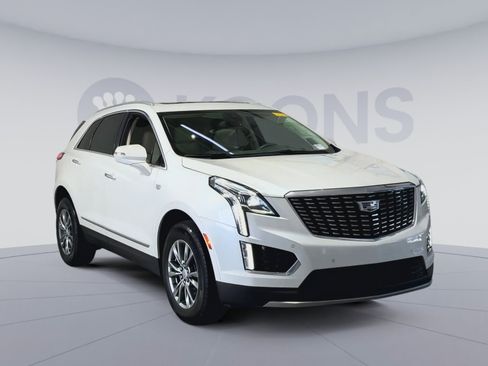 Used 2023 Cadillac XT5 Premium Luxury FWD image 2