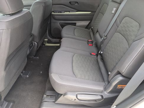 Used 2024 Nissan Pathfinder SV FWD image 28