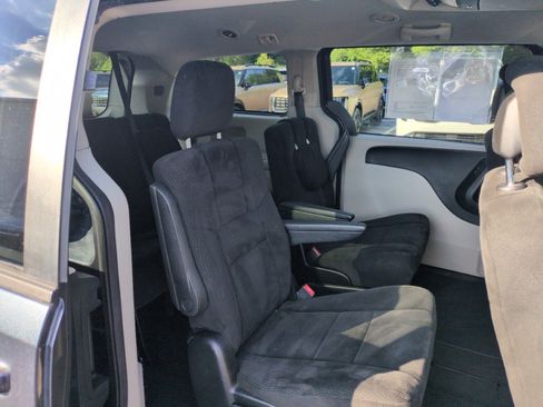 Used 2013 Dodge Grand Caravan SXT FWD image 27