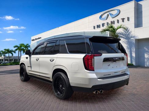 Used 2023 GMC Yukon Denali w/ Advanced Technology Package AWD/4WD image 5