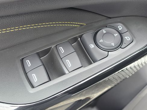 New 2026 Chevrolet Trax LT w/ Sunroof Package FWD image 22