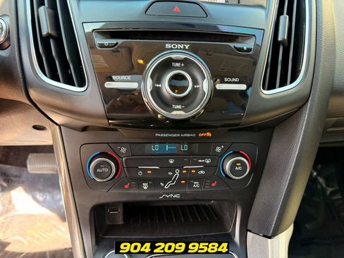 Used 2017 Ford Focus Titanium FWD image 21