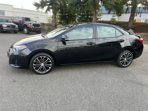 Used 2015 Toyota Corolla S FWD image 2