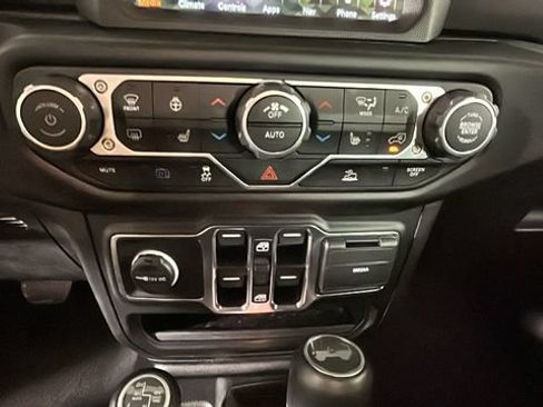 Used 2023 Jeep Wrangler Unlimited Sahara w/ Cold Weather Group AWD/4WD image 23