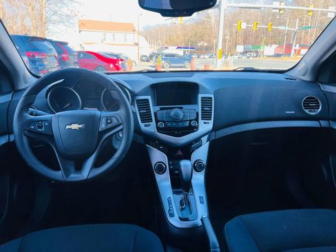 Used 2016 Chevrolet Cruze LT image 22