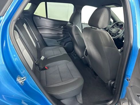 Used 2025 Chevrolet Trax RS w/ Driver Confidence Package image 27