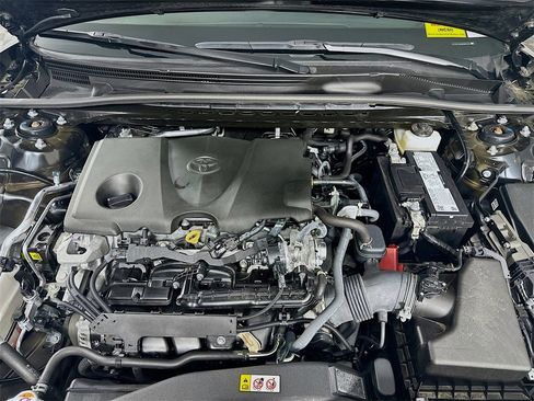 Used 2024 Toyota Camry SE image 29