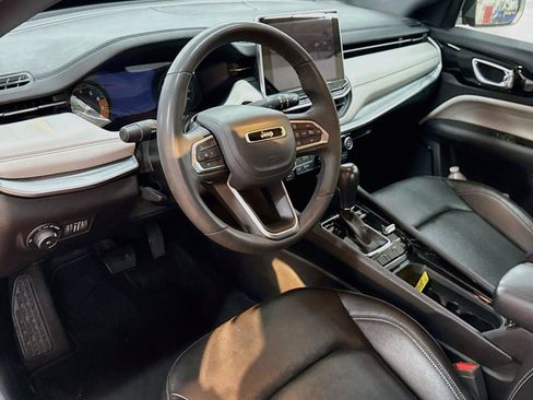 Used 2025 Jeep Compass Limited AWD/4WD image 7