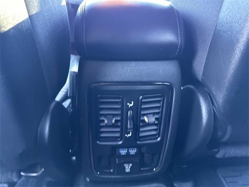 Used 2020 Jeep Grand Cherokee Limited X image 16