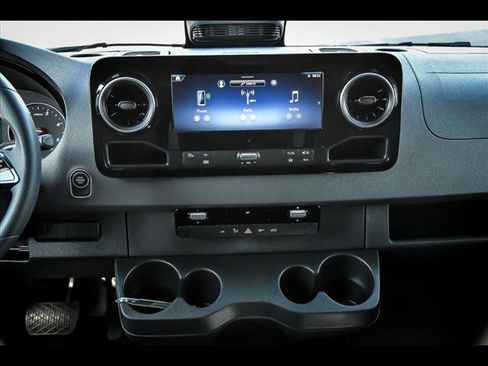 New 2025 Mercedes-Benz Sprinter 2500 image 9