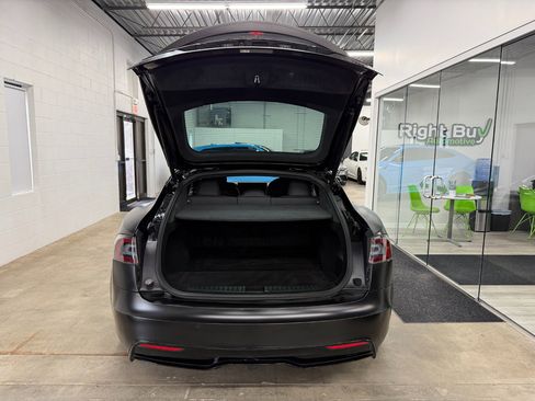 Used 2021 Tesla Model S Plaid image 18