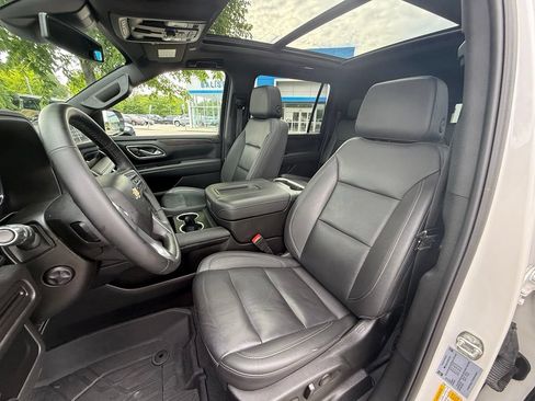 Used 2024 Chevrolet Suburban LT w/ LT Signature Plus Package AWD/4WD image 25