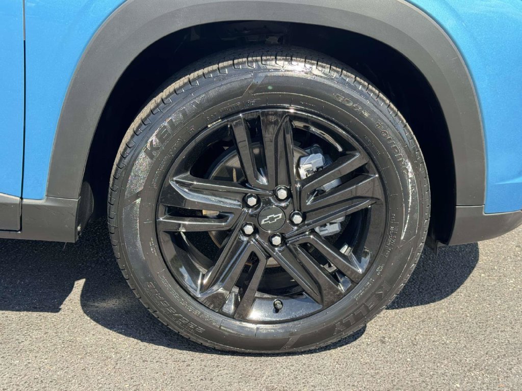 Used 2025 Chevrolet Trax ACTIV w/ Sunroof Package FWD image 27