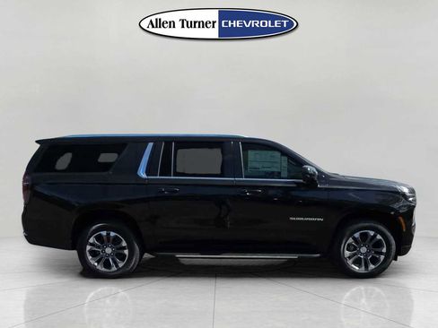 New 2026 Chevrolet Suburban LS RWD image 3