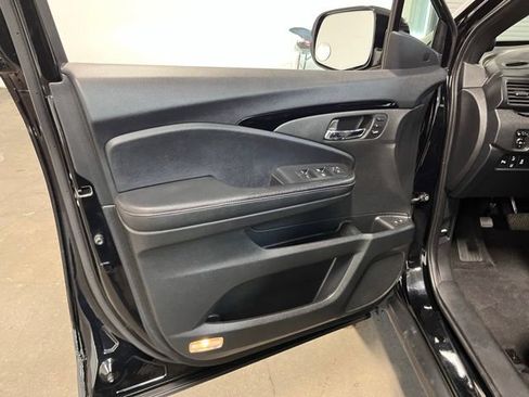 Used 2020 Honda Pilot Black Edition image 24