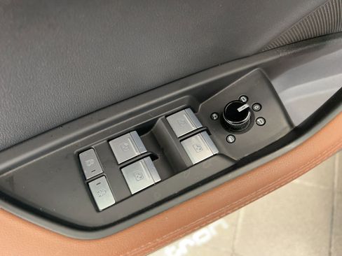 Used 2022 Audi e-tron Premium Plus w/ Premium Plus Package image 13