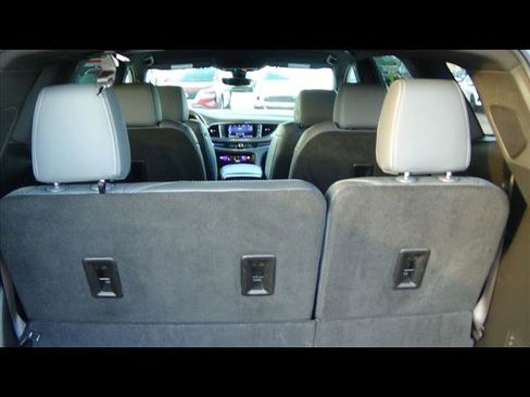 Used 2024 Buick Enclave Premium image 11