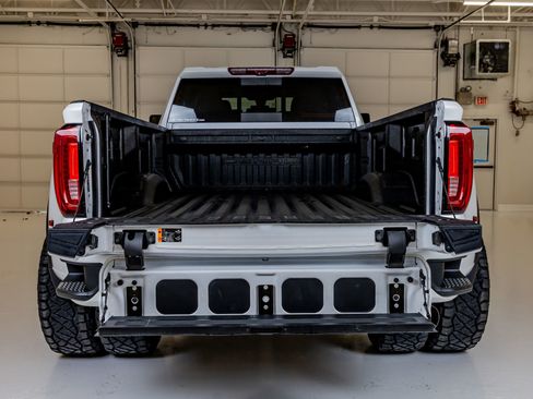 Used 2022 GMC Sierra 3500 Denali w/ Denali Ultimate Package AWD/4WD image 9