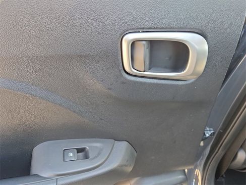 Used 2025 Hyundai Venue SEL image 28