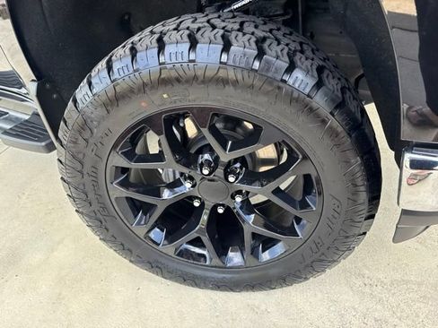 Used 2021 Chevrolet Silverado 1500 LTZ w/ LTZ Premium Package AWD/4WD image 41