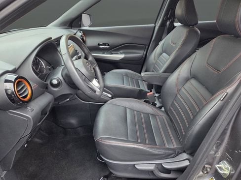 Used 2019 Nissan Kicks SR w/ SR Premium Package image 10