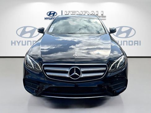 Used 2019 Mercedes-Benz E 300 4MATIC image 2