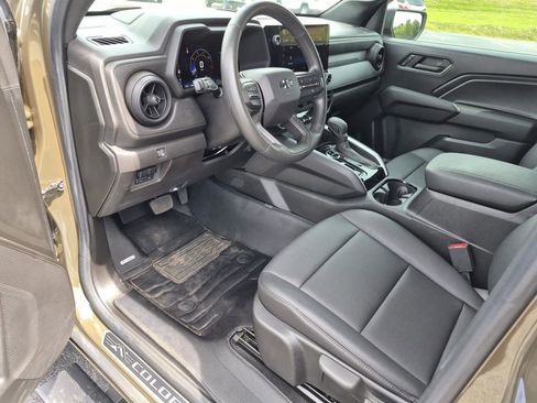 Used 2023 Chevrolet Colorado Trail Boss w/ LPO, Dark Essentials Package AWD/4WD image 12