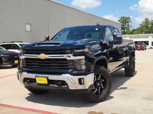 Used 2024 Chevrolet Silverado 2500 LT w/ Texas Edition AWD/4WD image 1