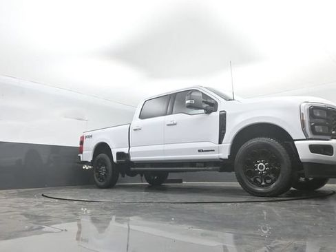 New 2026 Ford F250 Lariat w/ Black Appearance Package AWD/4WD image 32